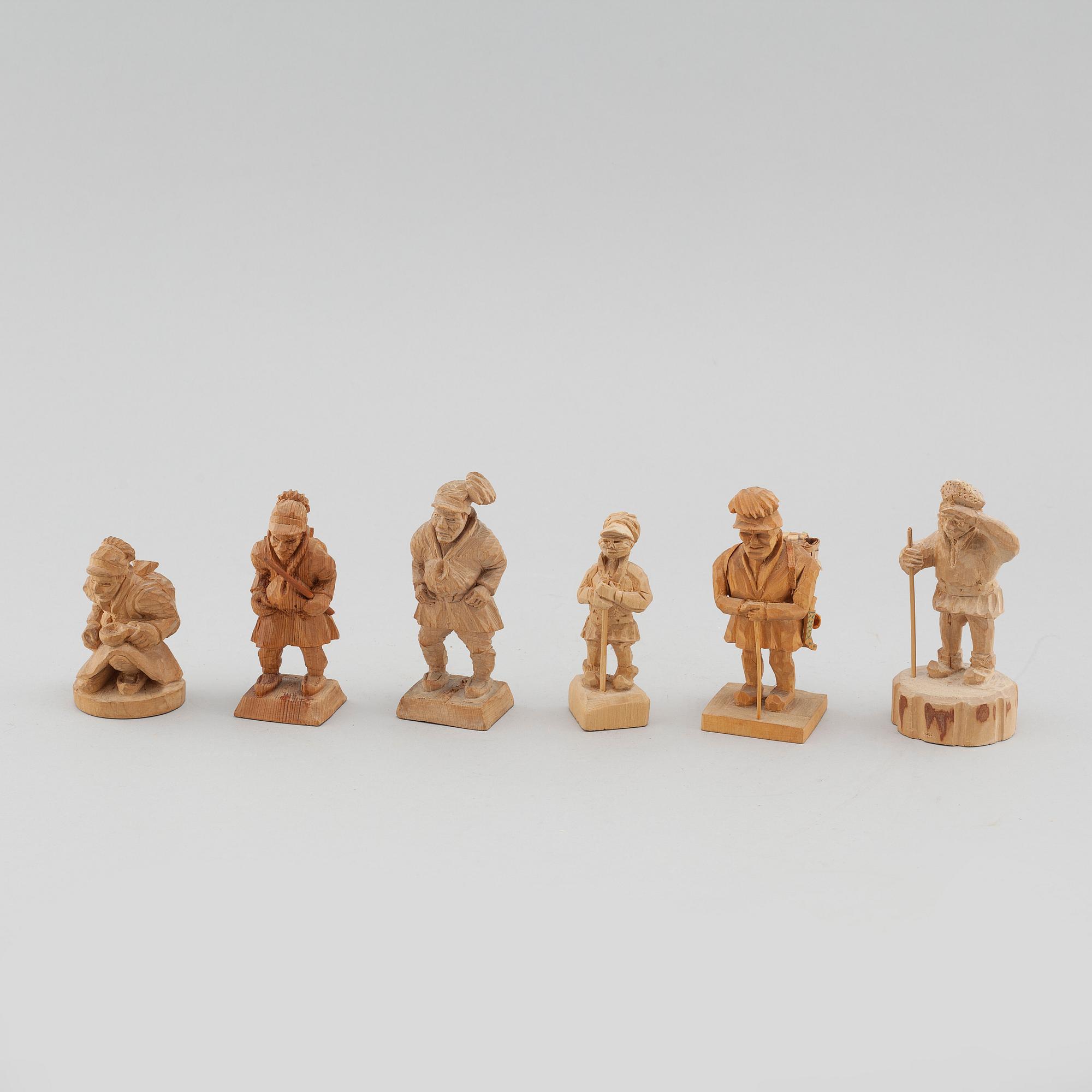 FIGURINER, 6 st, skuret trä, bl.a Axel Bister Kiruna, signerade AXK, UH samt AAP.