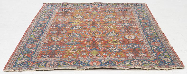 An antique Mahal rug, c.. 178 x 132 cm.