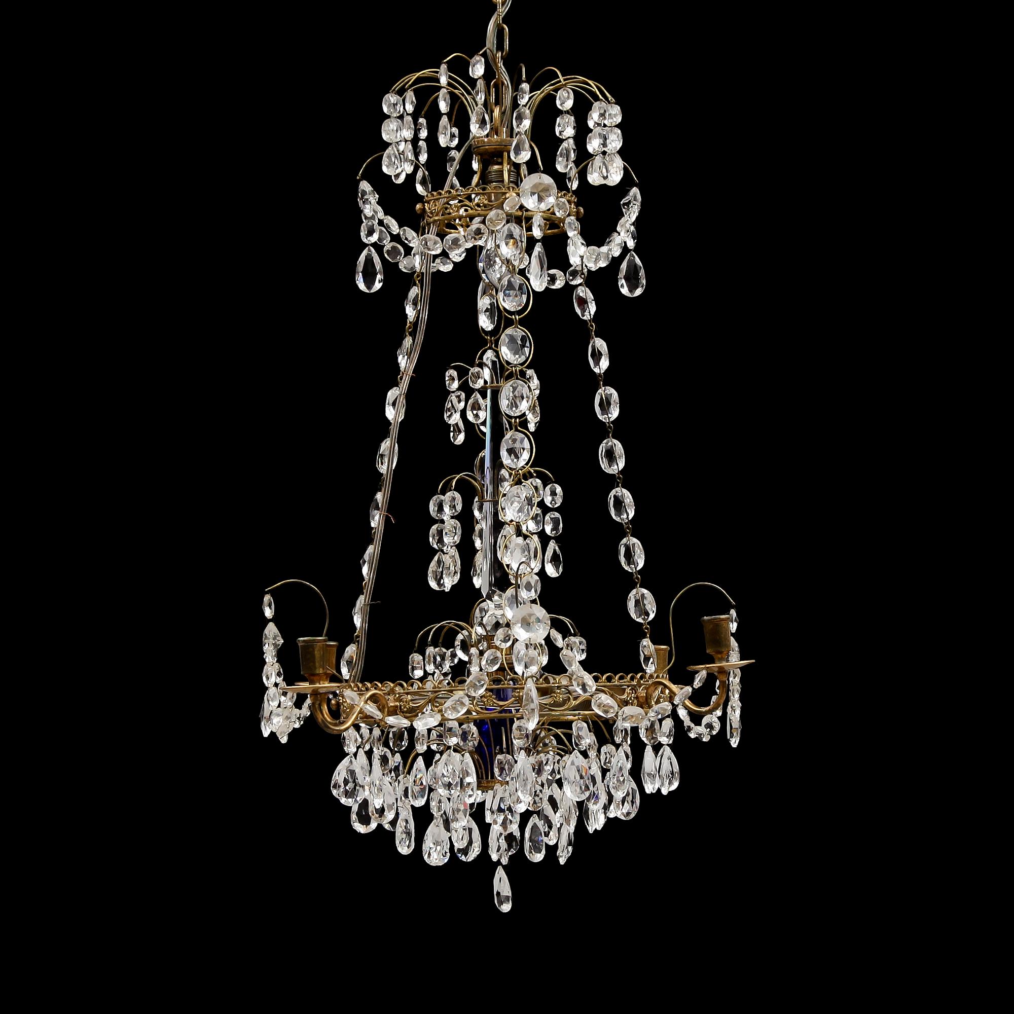 LJUSKRONA, gustaviansk stil, 1900-talets mitt. Höjd ca 72 cm.