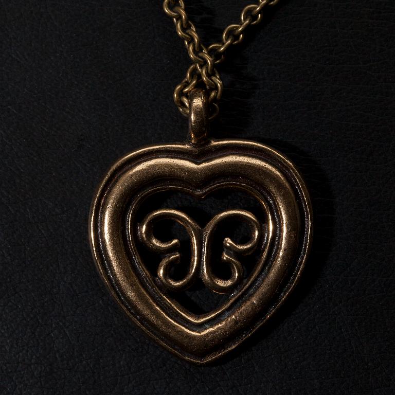 BROSCHER, 2 st, HÄNGE, brons, Kalevala Koru 1900-talets första hälft/-talets slut.