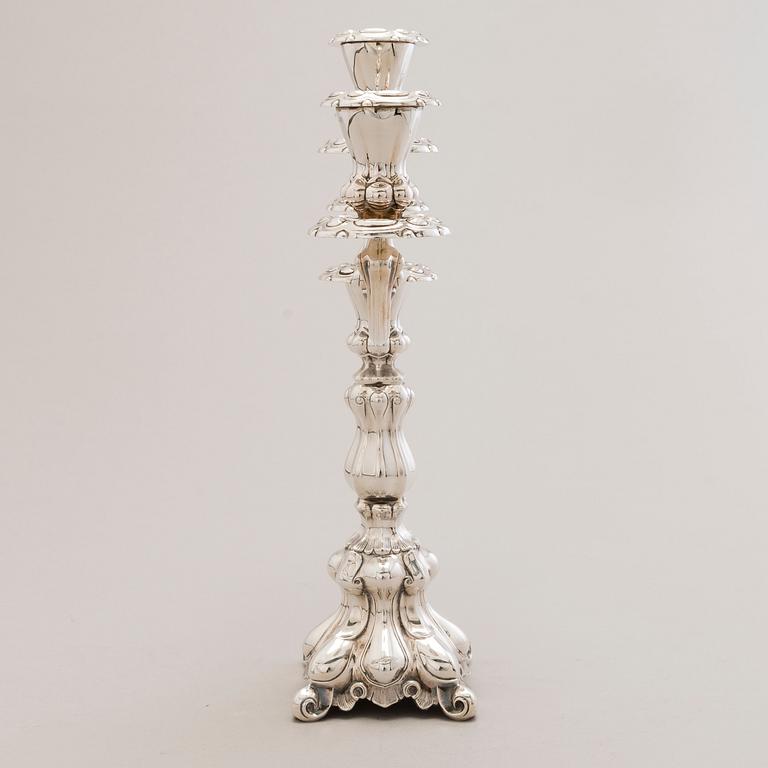 A silver candelabrum and a pair of silver candlesticks, Kultakeskus, Hämeenlinna, Finland 1979-91.