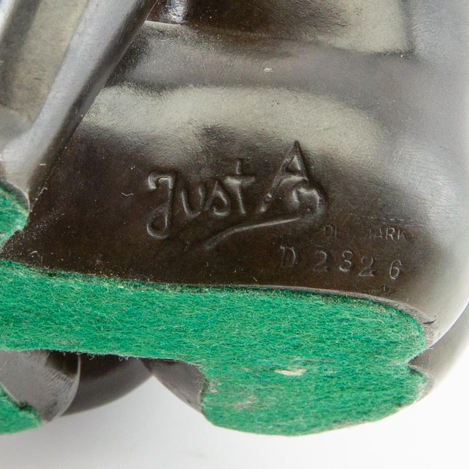 Just Andersen, sculpture With the Thumb in the Mouth.