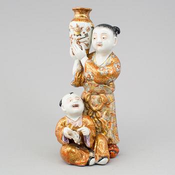 FIGURIN, porslin, satsuma. Japan, Meiji (1868-1912).