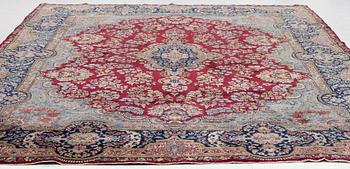 Carpet, Kirman, 365 x 270 cm.