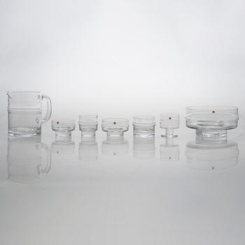 Timo Sarpaneva, dessertservis, glas, 28 delar, "Droppring" för Iittala. Formgiven 1963.