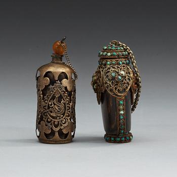 Two Tibetan snuff bottles, Qing dynasty, late 19th Century.