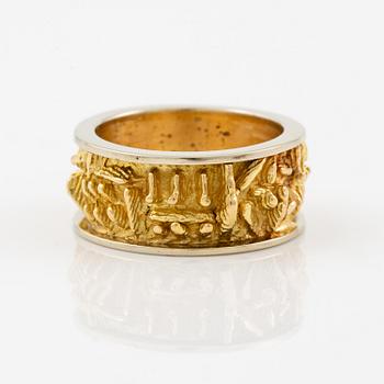 Arnaldo Pomodoro, a ring, 18K gold.