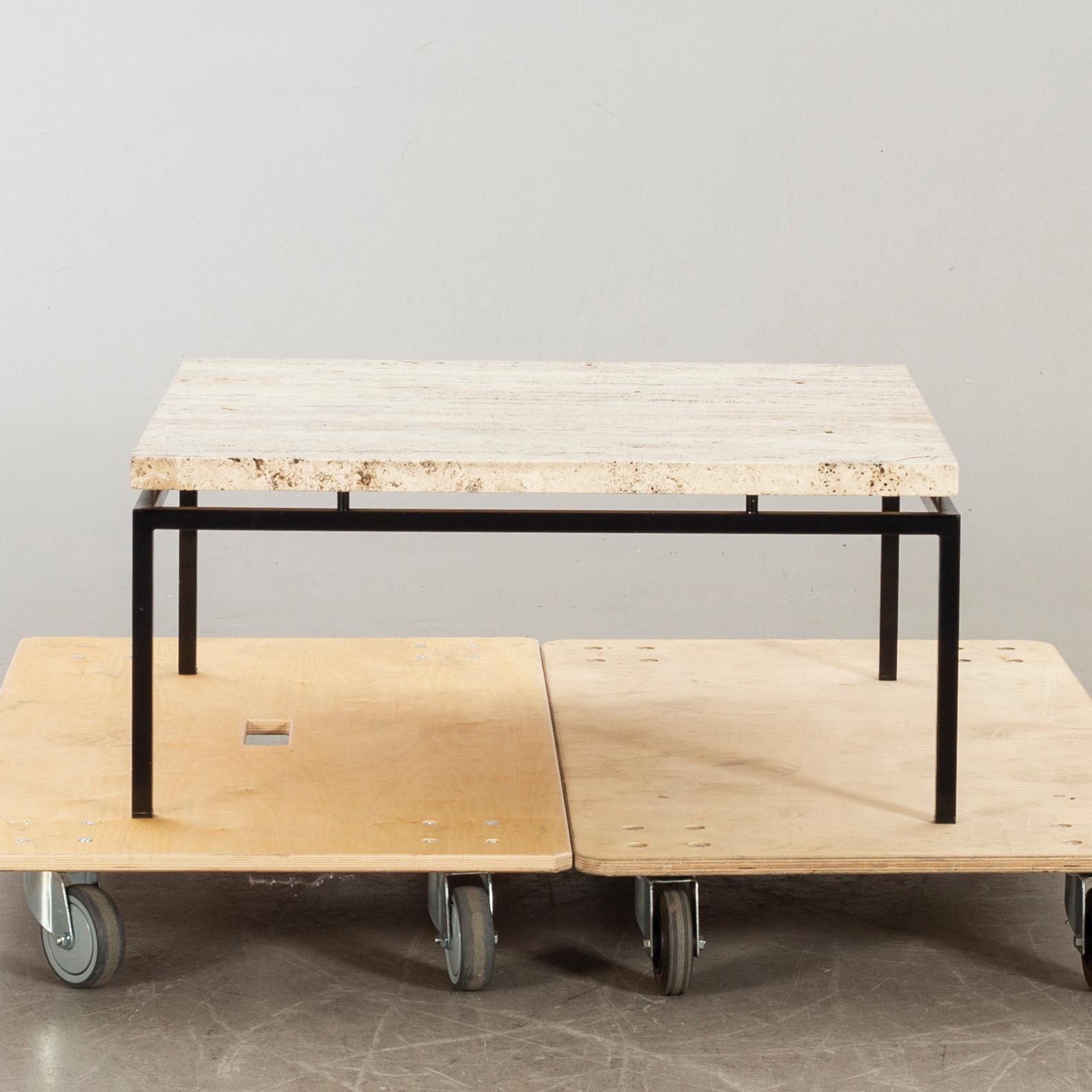 A COFFEE TABLE SECOND HALF OF 20TH CENTUYR.