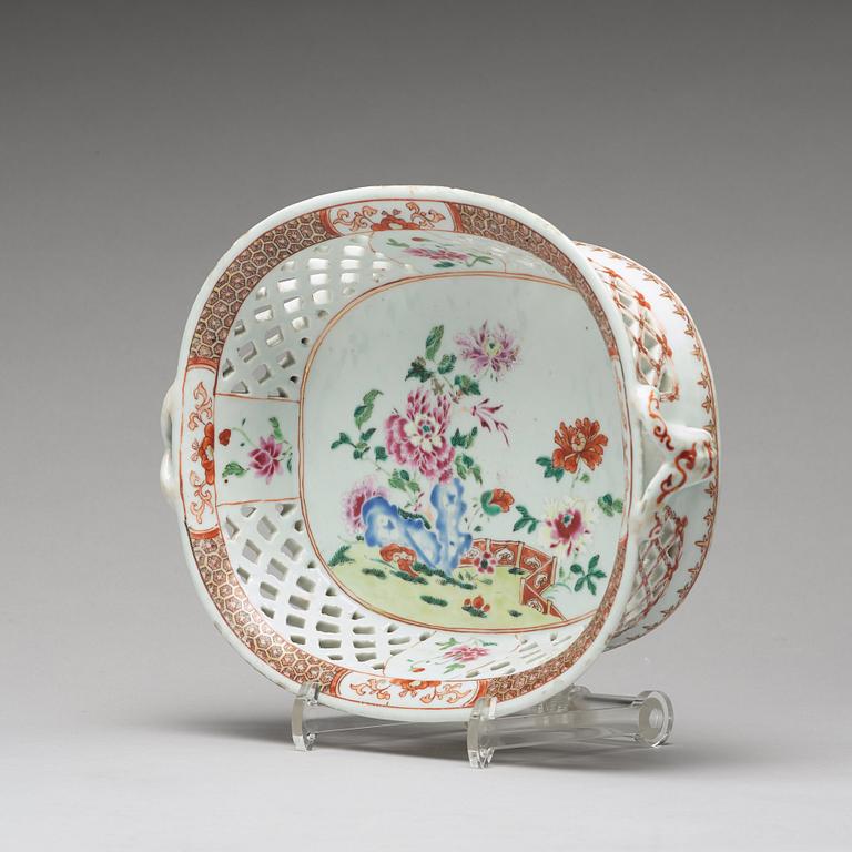 A large famille rose chesnut basket, Qing dynasty, Qianlong (1736-95).