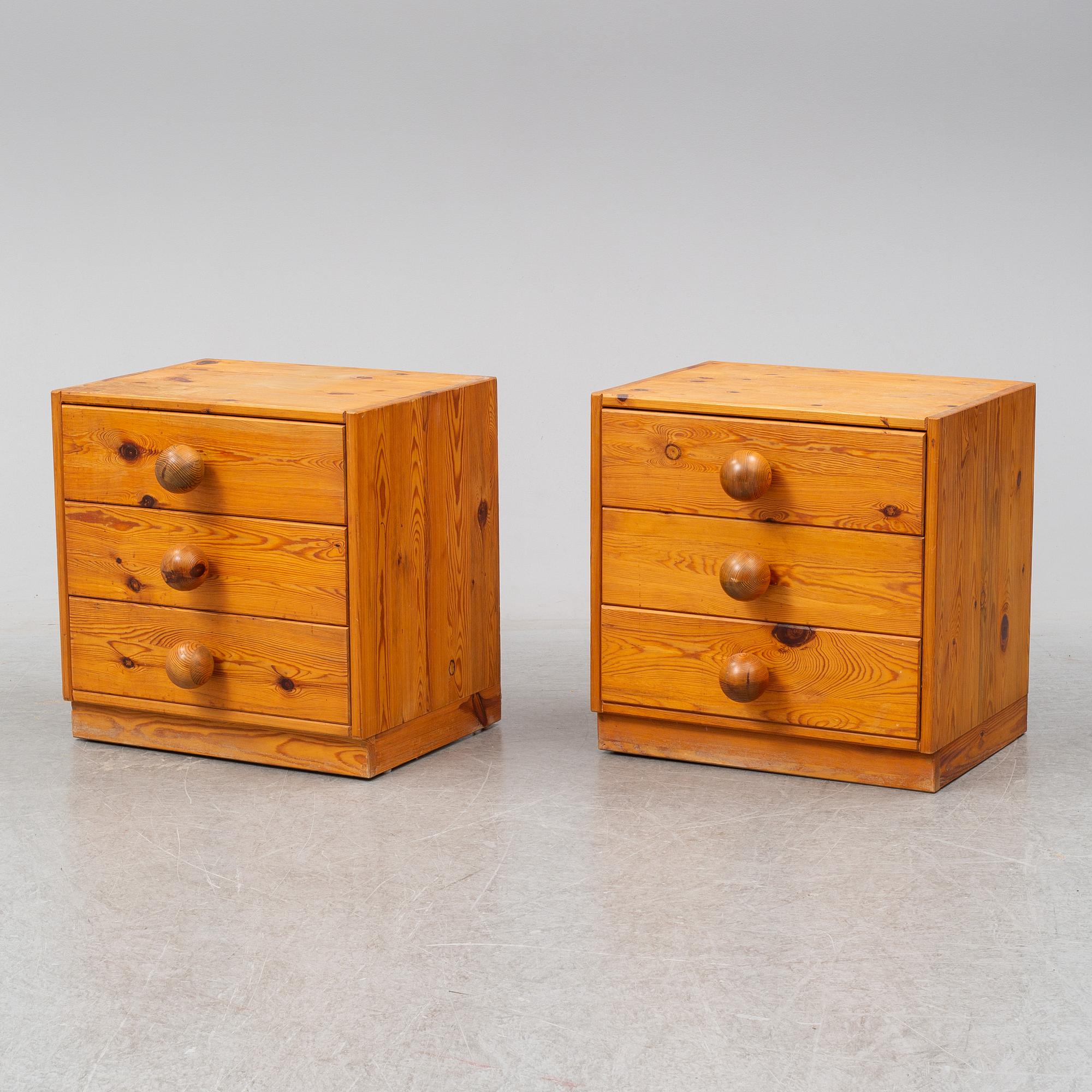 SÄNGBORD, ett par, 1900-talets andra hälft.