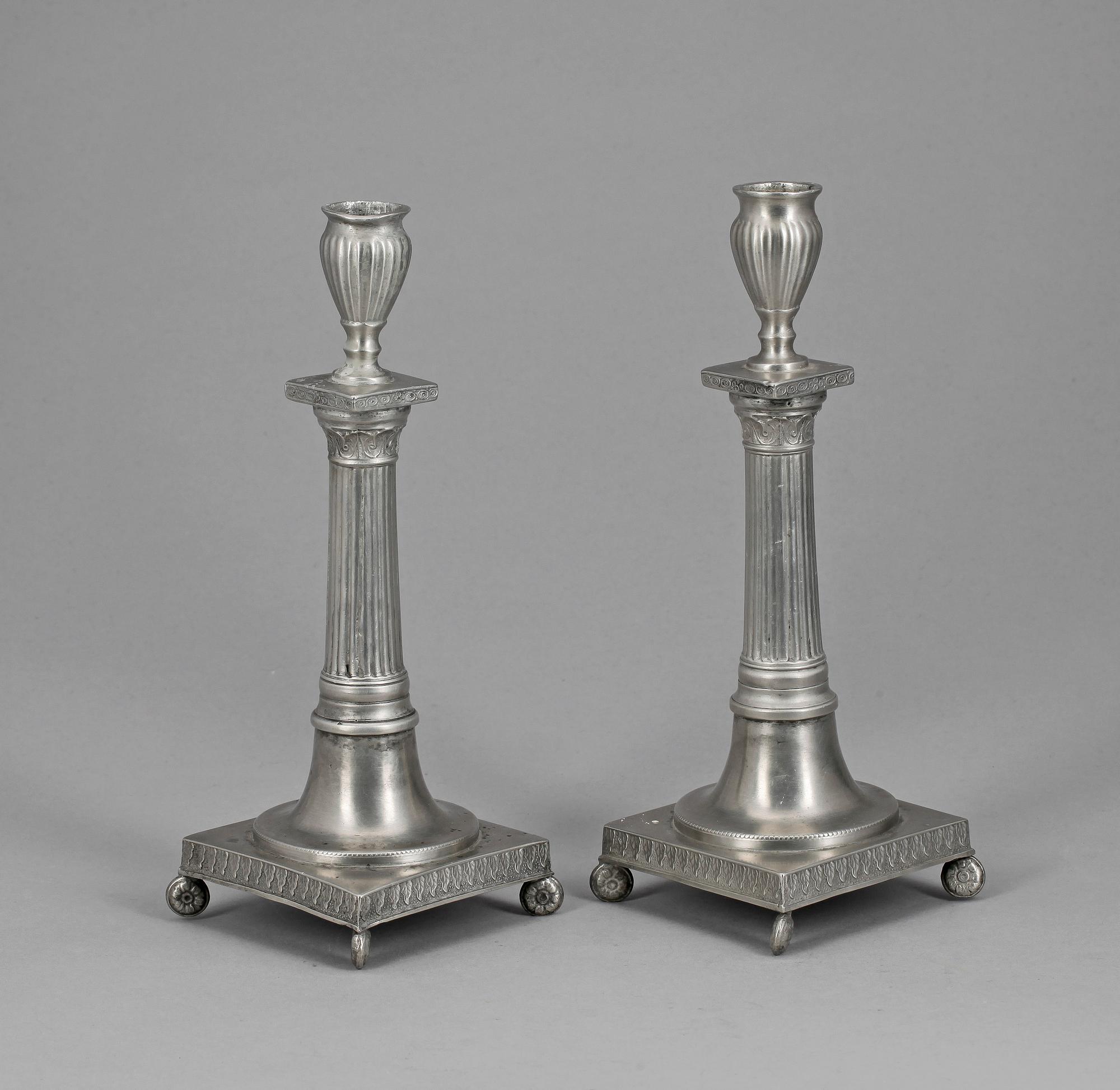 LJUSSTAKAR, ett par, tenn, empire, otydlig mästarstämpel, troligen, Stockholm, 1824.