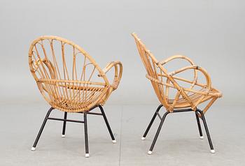 KARMSTOLAR, ett par, 1900-talets mitt.