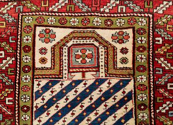 MATTO, a semi-antique Caucasian, a prayer rug, ca 160,5-165 x 96,5 cm (as well as 1 cm flat weave at the ends).