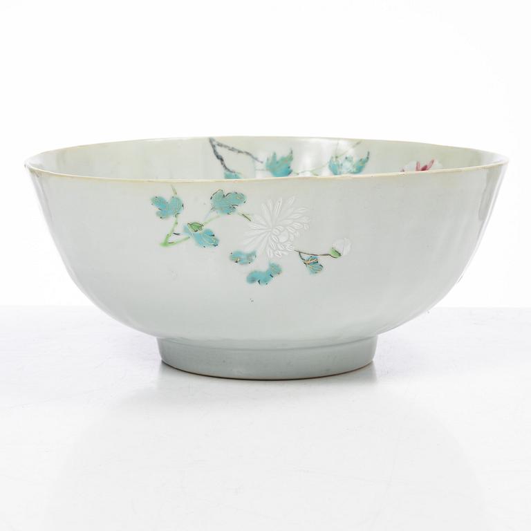 Skål samt tallrikar, ett par, porslin, Kina, Yongcheng (1723-35).