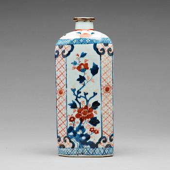 An imari bottle flask, Qing dynasty, Kangxi (1662-1722).