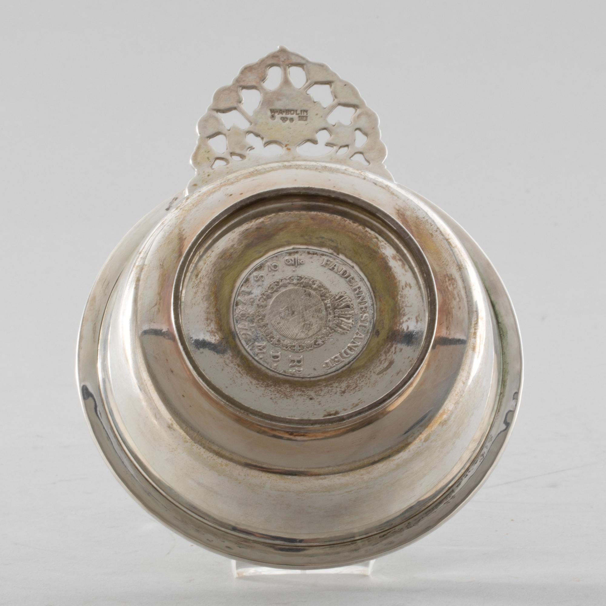 KÅSA, silver, W.A. Bolin, Stockholm, 1946, vikt ca 160g.