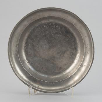 4 plates, pewter, 18th Century.