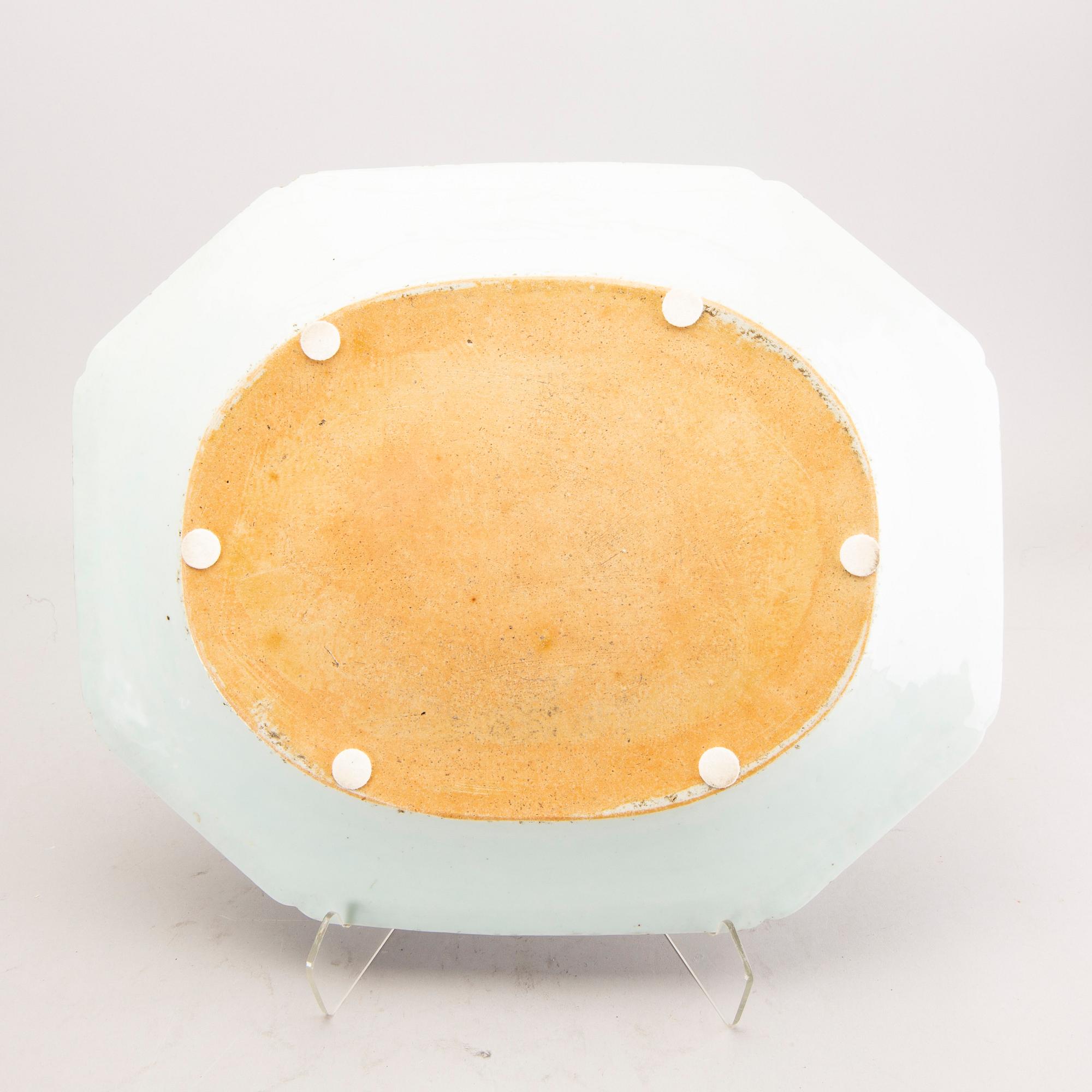 Uppläggningsfat 2 st Kina omkring 1800 porslin.