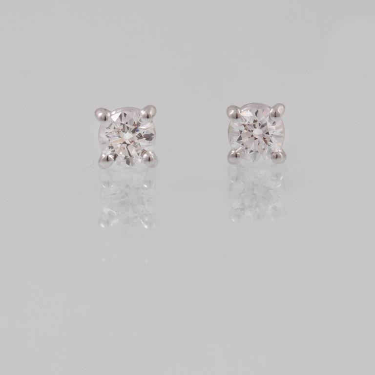 ÖRHÄNGEN, 18K vitguld med briljantslipade diamanter ca 0.28 ct. Vikt  1,3 gram.
