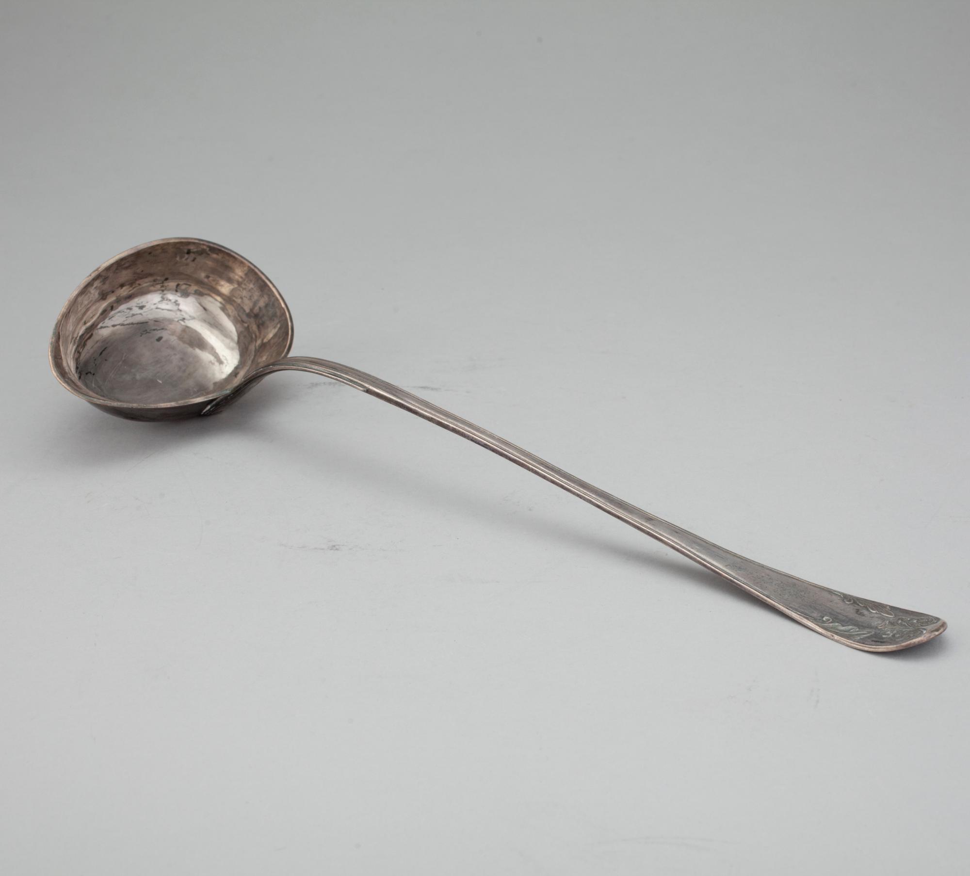 SOPPSLEV, silver, Gustaf Möllenborg, Stockholm, 1829. Vikt ca 223 gram.