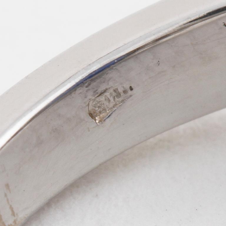 RING, med safir 7.49 ct och baguetteslipade diamanter.