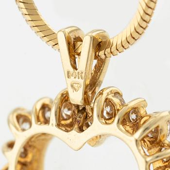 Hänge hjärta med kedja guld med briljantslipade diamanter.