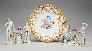 FIGURINER OCH FAT, 5+1st, porslin, bl a Meissen och Berlin, 1800-tal.