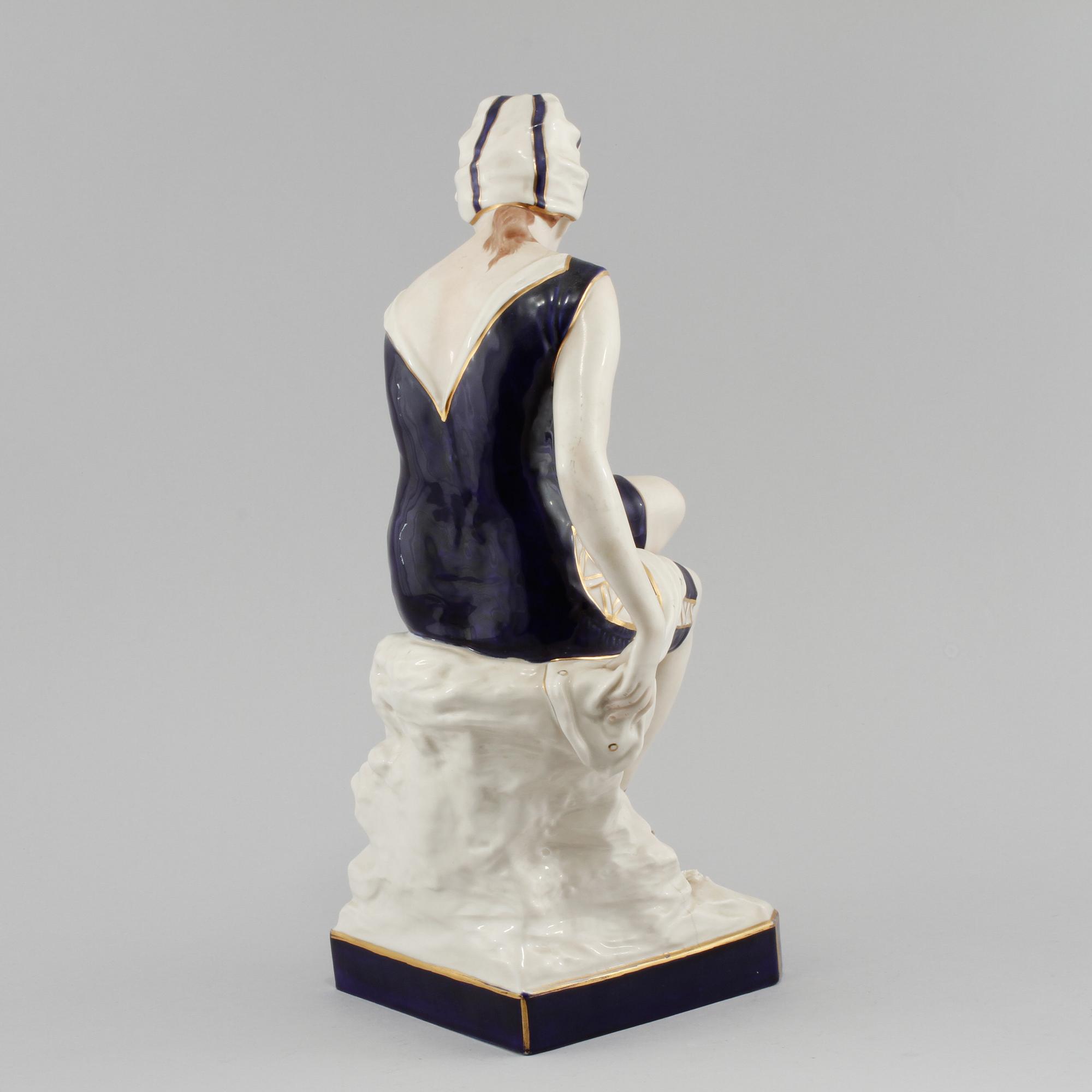 FIGURIN, porslin, Royal Dux, 1900-talets första hälft.