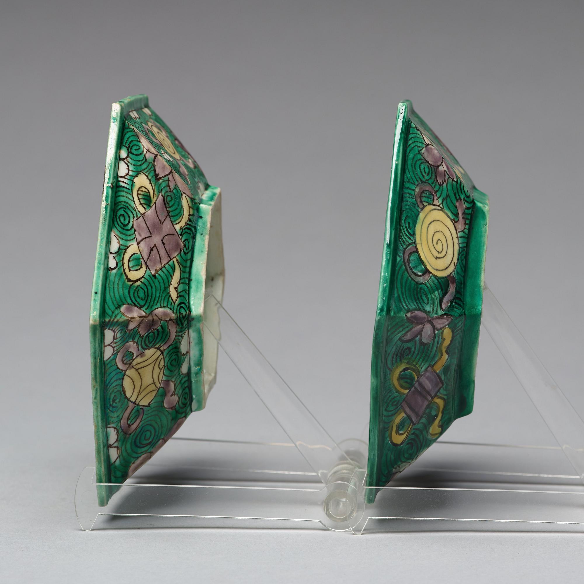 FAT, ett par, biskviporslin. Qingdynastin, Kangxi (1662-1722).