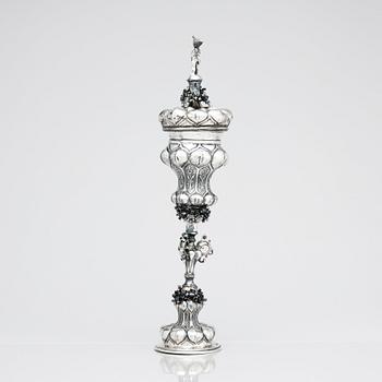 Druvpokal med lock, silver, sannolikt Österrike/Hammerstadt 1700-tal. Barock.