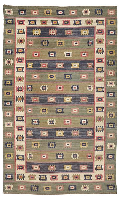 Märta Måås-Fjetterström, A carpet, "Grön äng", flat weave, ca 482,5 x 290,5-292 cm, signed AB MMF.