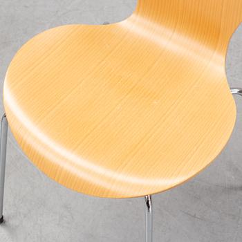 Arne Jacobsen, stolar, 4st, "Sjuan", Fritz Hansen, Danmark, 2000.
