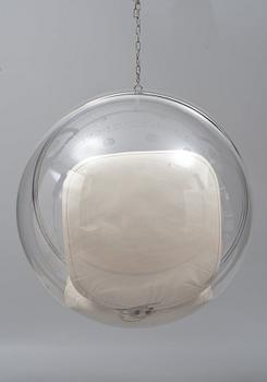 Eero Aarnio, A BUBBLE CHAIR.