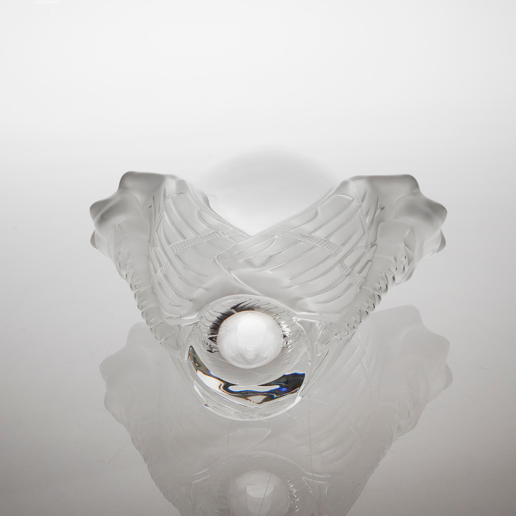 A Lalique glass vase, "Aurora", numbered 060/188 from the 21st century.