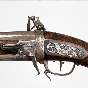 Flintlåspistol, s k Wender, signerad, 1700-talets mitt.