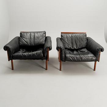 YRJÖ KUKKAPURO, KALUSTERYHMÄ. Sohva, nojatuolipari, "Ateljee" ja pöytä. Valmistaja Haimi 1970-luku.