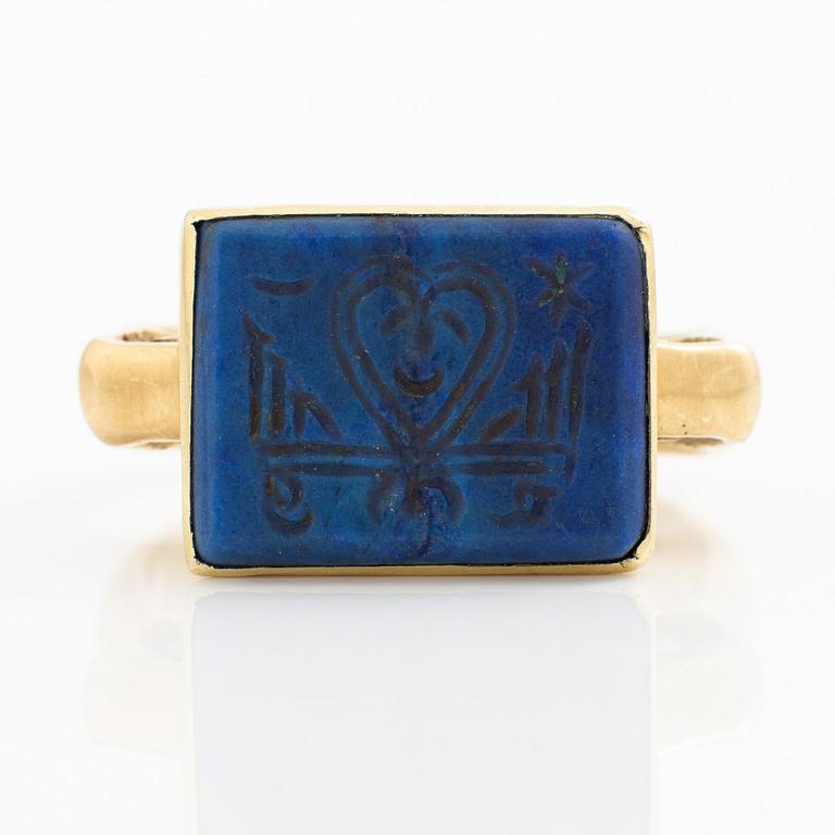 Ring, guld och lapis lazuli, Persien 1800-tal eller äldre.