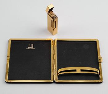 CIGARETTETUI OCH CIGARETTETÄNDARE, läder och gulddoublé, Dunhill.