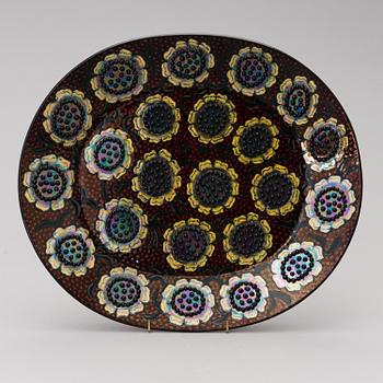 A 1970s stoneware dish signed Kaipiainen, Arabia.