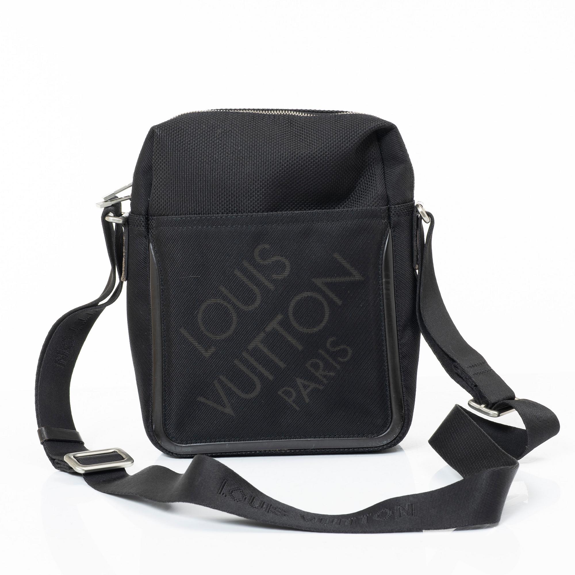 Louis Vuitton, väska "Geant Citadin PM Messenger Bag", 2005.