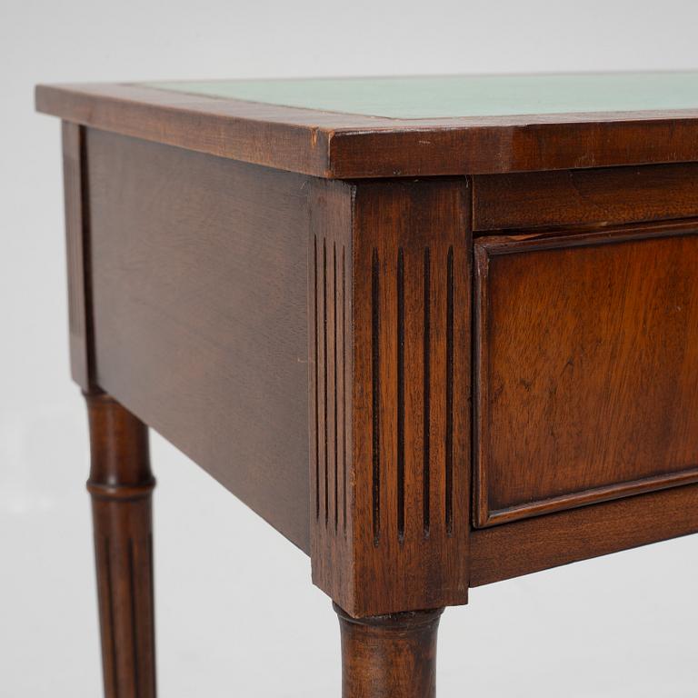 A pair of sideboards, England, early 20th Century.