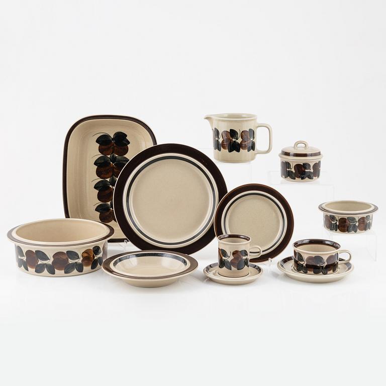 Ulla Procopé, 37 pieces of a 'Ruija' service, Arabia, Finland.