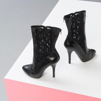 DOLCE & GABBANA, a pair of black leather & lace boots, Size 40 1/2.