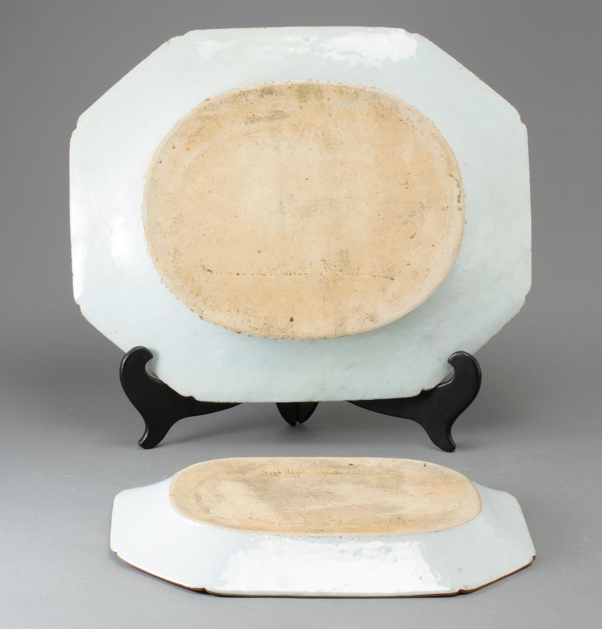 STEKFAT, 2 st, porslin, Kina, Qianlong (1736-1795).