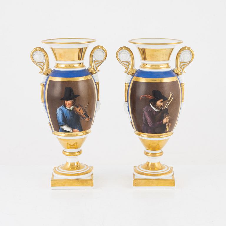 A pair of Empire vases, France, first half of the 19th Century.