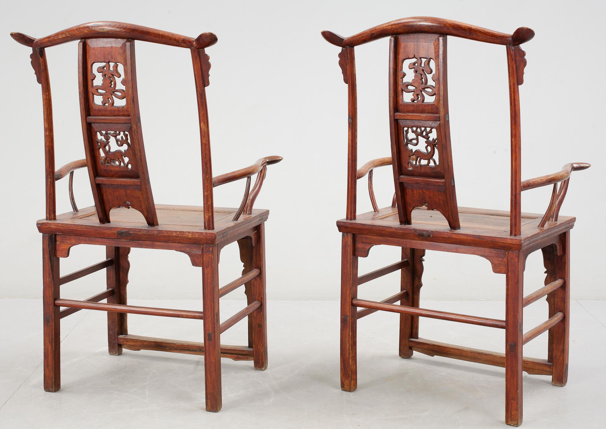 ARMLÄNSTOLAR, ett par, hardwood. Troligen 1900-tal.