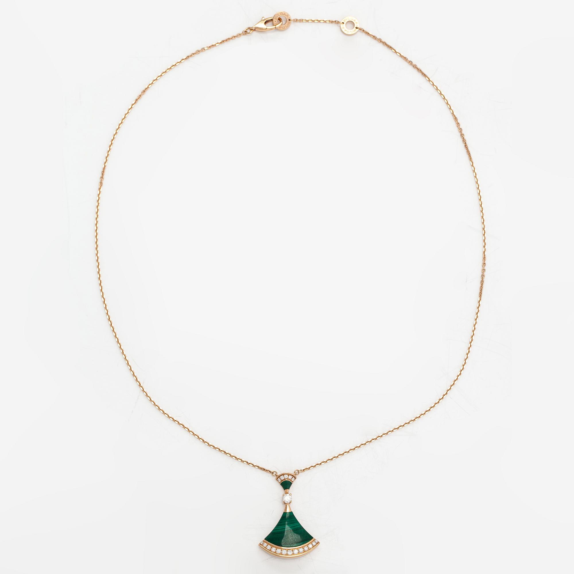 Bulgari, An 18K gold and malachite necklace "Diva's dream" with diamonds ca. 0.38 ct in total.