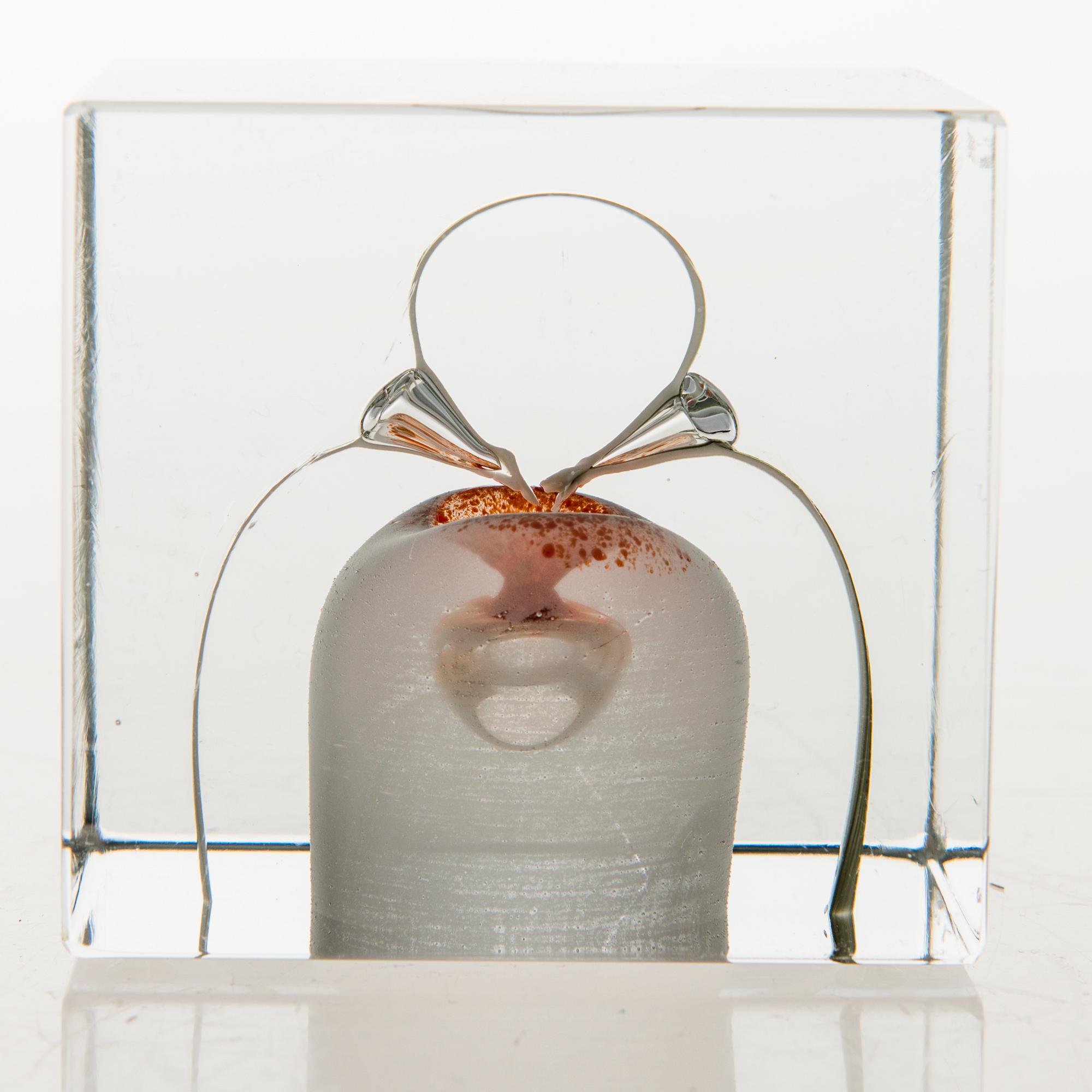 OIVA TOIKKA, An annual glass cube, signed Oiva Toikka Nuutajärvi 1985, numbered 527/2000.