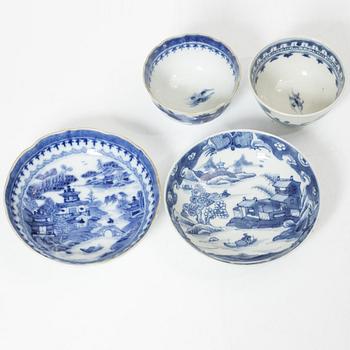 Servisdelar, fyra stycken, kompaniporslin, Kina, Qingdynastin, 1700/1800-tal.