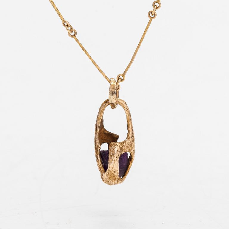 Björn Weckström, halsband, "Renklockan", 14K guld och ametist, Lapponia 1974.